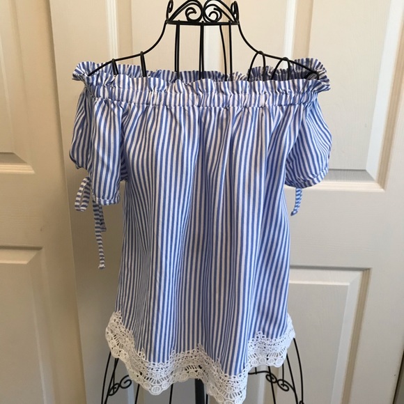Almost Famous Tops - Off the shoulder blouse